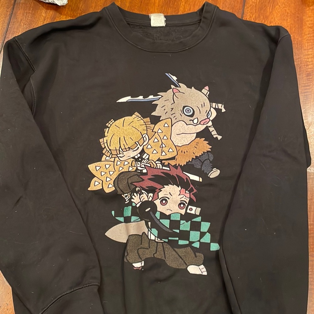 Demon slayer sweatshirt with no hood. Size small. Good used condition.